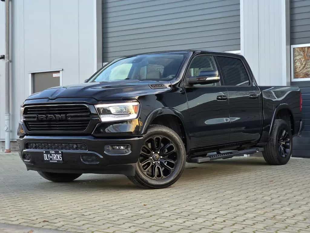 Dodge RAM 1500 5.7 4x4 Laramie Pano LED 12´´ AHK 07/2020-photo-4
