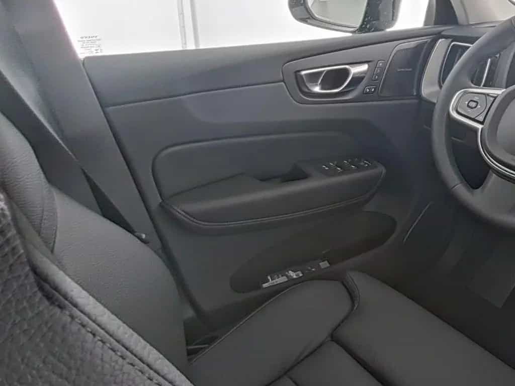 Volvo XC60 XC 60 B5 Plus Dark AWD airsuspension 05/2025-photo-11