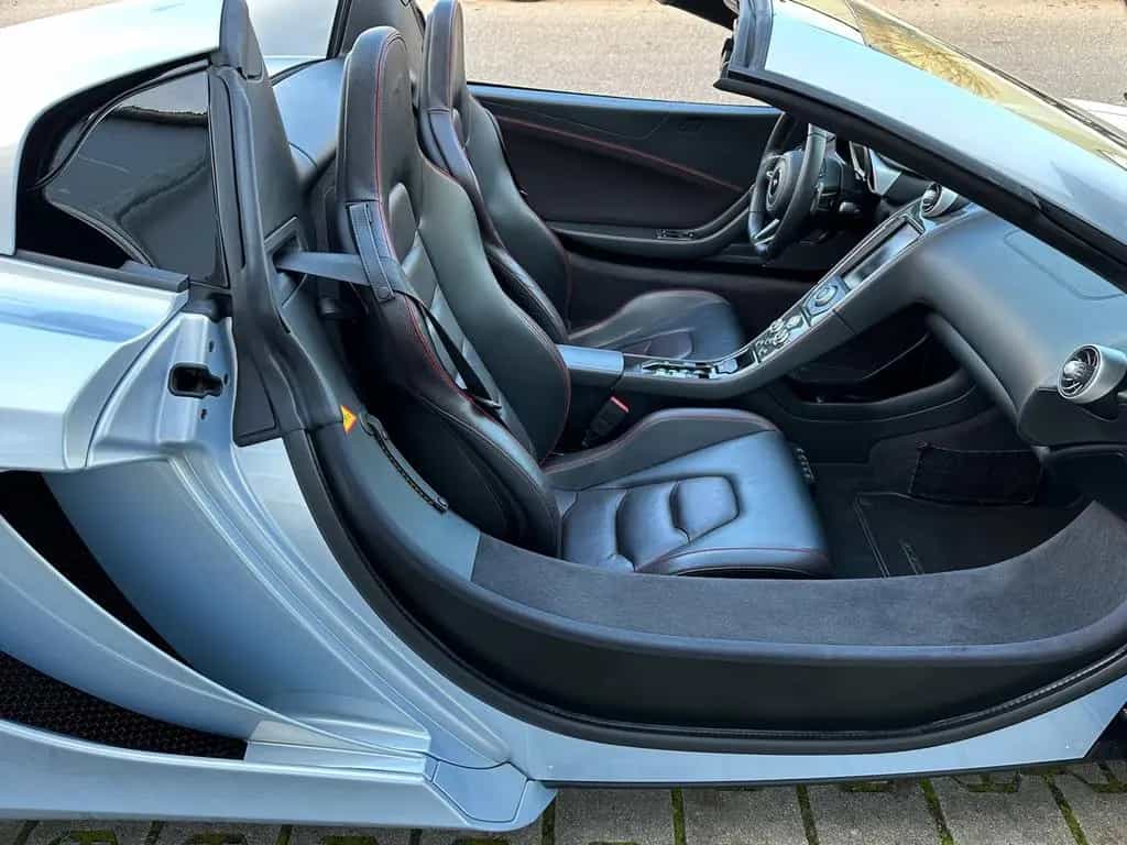 McLaren MP4-12C 3.8 V8 Spider Ice Silver Service McL NEU 05/2013-photo-25