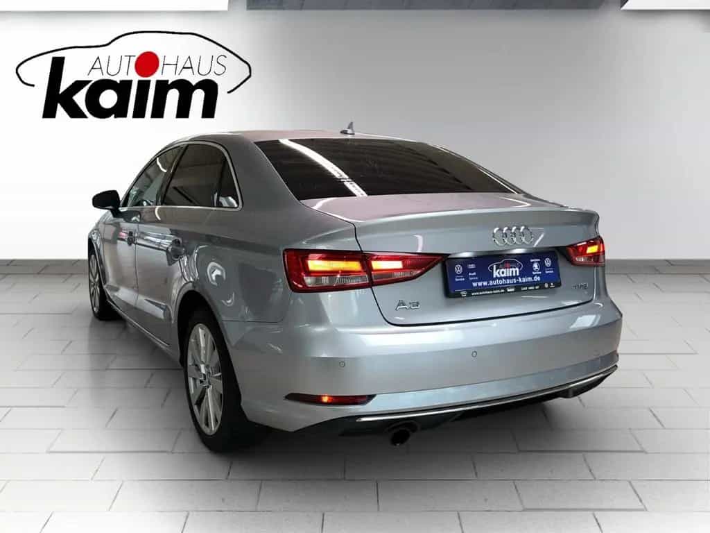 Audi A3 Limousine  1.0 TFSI design 04/2017-photo-2