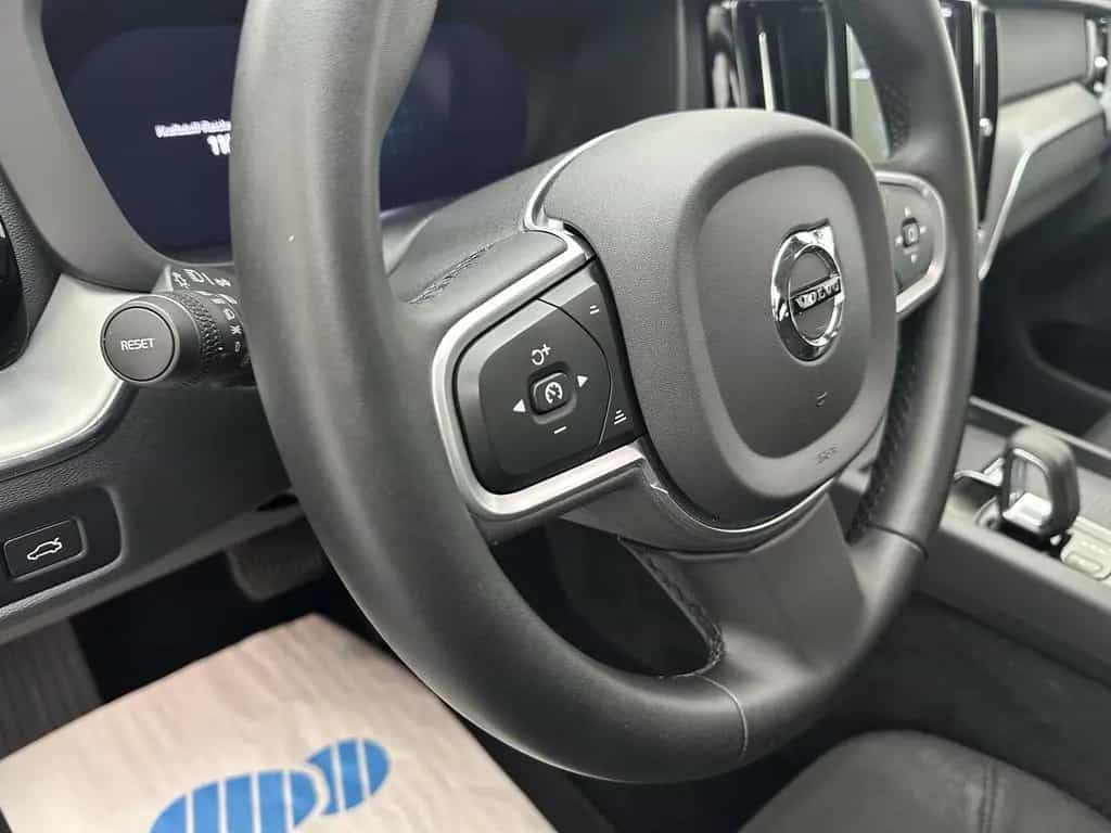 Volvo XC60 Momentum Pro 2WD "1 HAND-NAVI-CAM-SITZH" 02/2022-photo-13