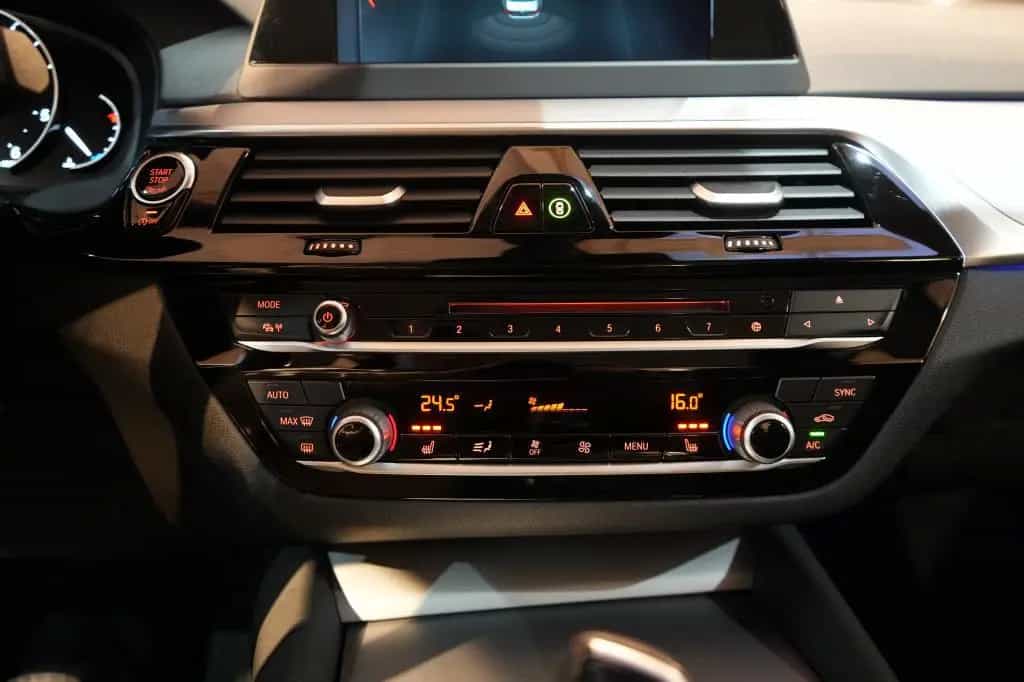 BMW 5 Series 520 d *LED*Navi*Klima*SHZ* 04/2019-photo-13