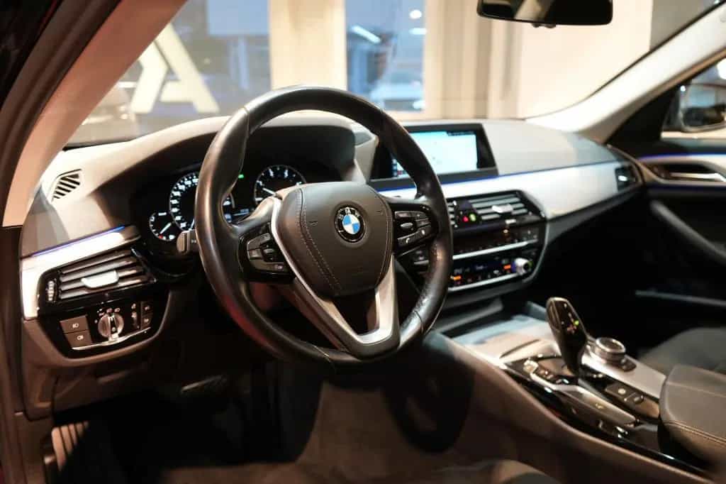 BMW 5 Series 520 d *LED*Navi*Klima*SHZ* 04/2019-photo-8