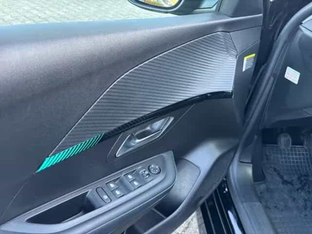 Peugeot 208 06/2023-photo-6