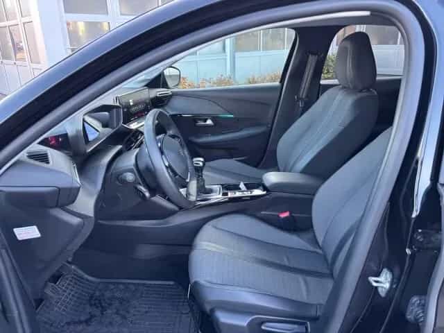 Peugeot 208 06/2023-photo-8