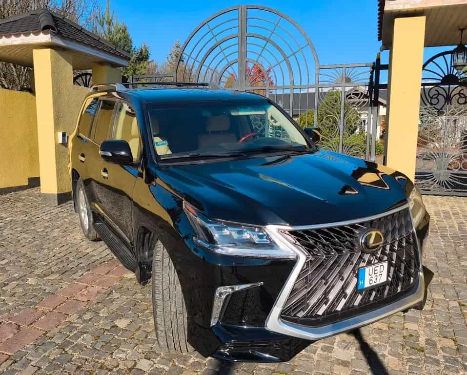 Lexus LX 570 01/2009-photo-11