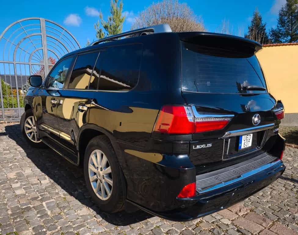 Lexus LX 570 01/2009-photo-8