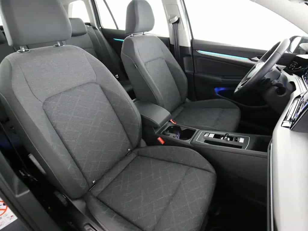 Volkswagen Golf VIII Variant 1.5 eTSI DSG Life LED Navi AC 07/2023-photo-13
