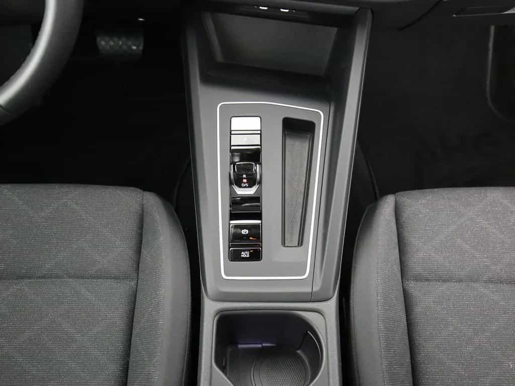 Volkswagen Golf VIII Variant 1.5 eTSI DSG Life LED Navi AC 07/2023-photo-15