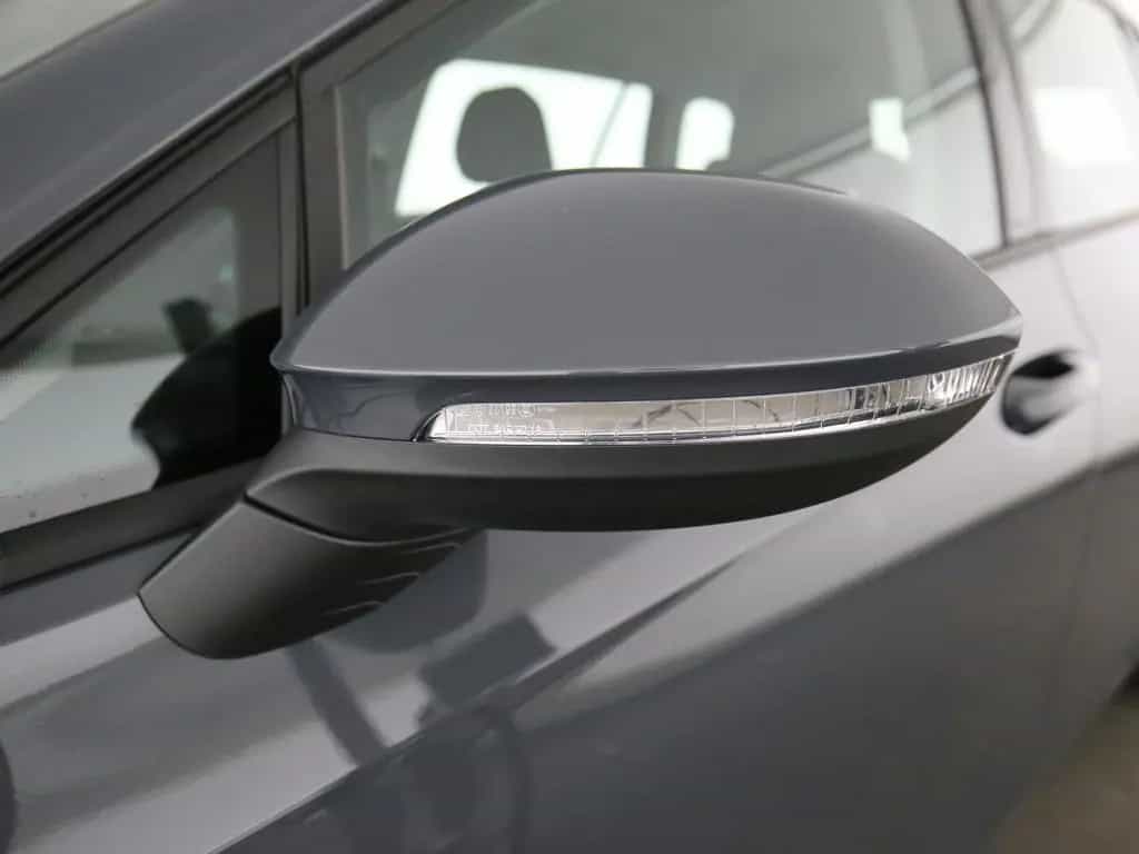 Volkswagen Golf VIII Variant 1.5 eTSI DSG Life LED Navi AC 07/2023-photo-19