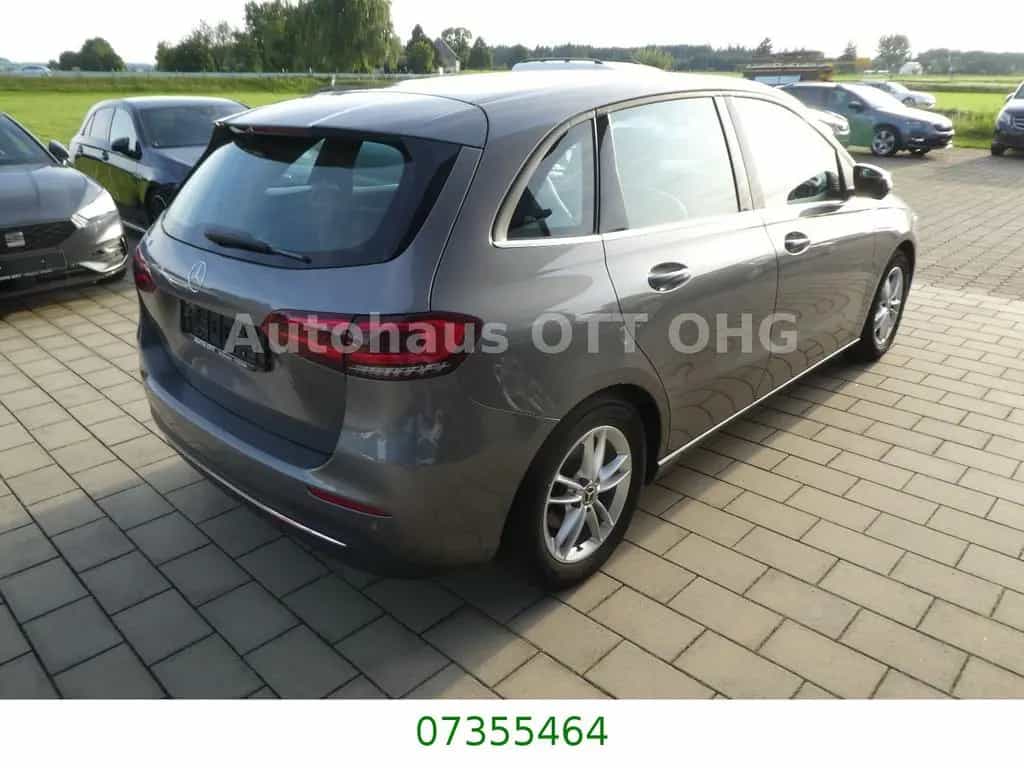 Mercedes-Benz B-Class 180 B Automatik 8 fach AHK LED 08/2019-photo-10