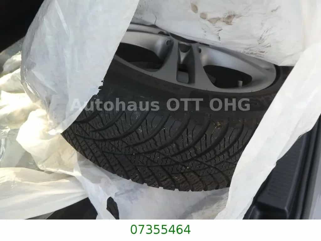 Mercedes-Benz B-Class 180 B Automatik 8 fach AHK LED 08/2019-photo-21