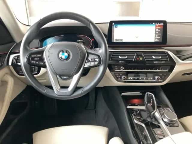 BMW 5 Series 520 d xDrive Tour HiFi Kamera HUD Ambiente Pano 08/2022-photo-6