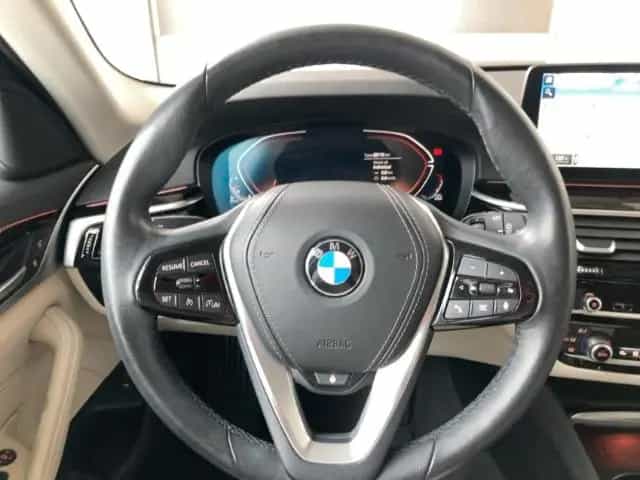 BMW 5 Series 520 d xDrive Tour HiFi Kamera HUD Ambiente Pano 08/2022-photo-7