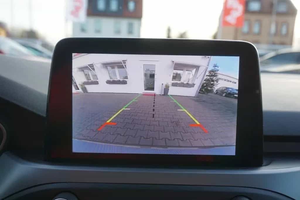 Ford Focus Turnier Cool & Connect LED Android Apple 05/2022-photo-10