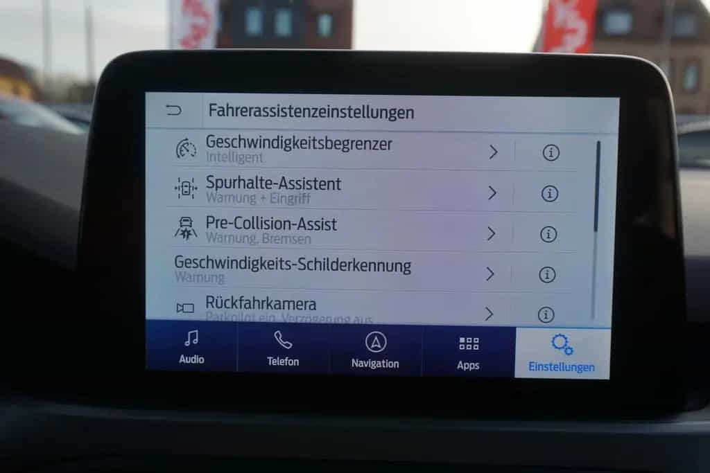 Ford Focus Turnier Cool & Connect LED Android Apple 05/2022-photo-12