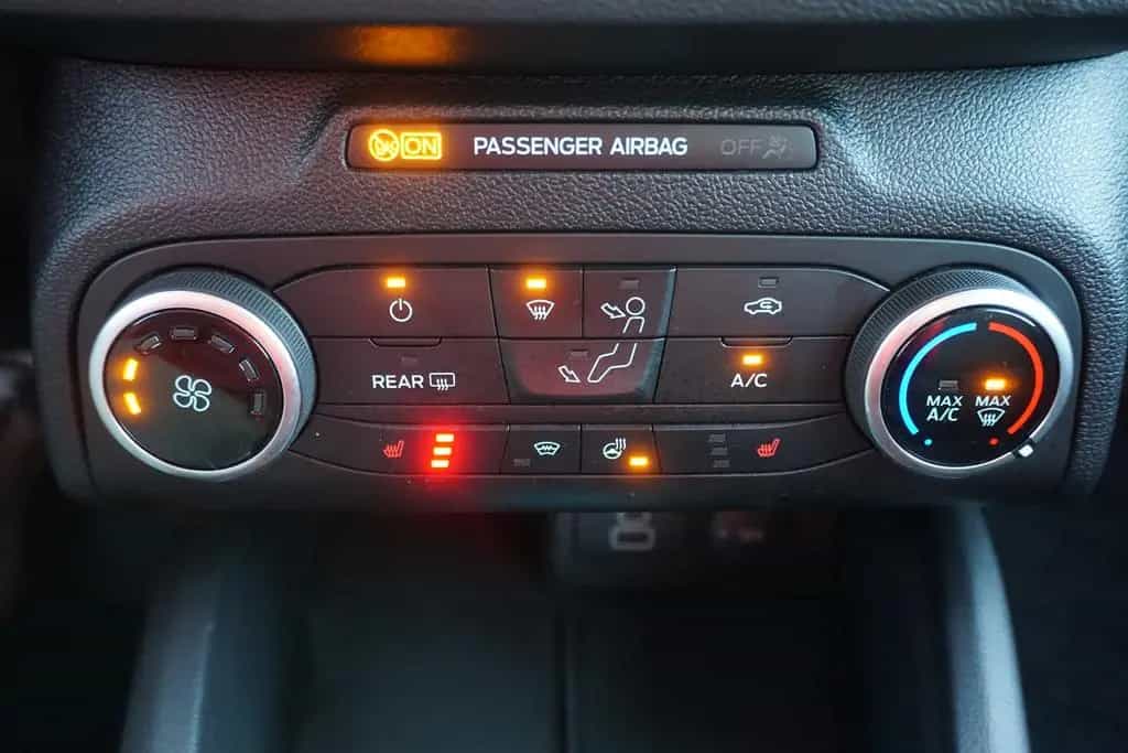 Ford Focus Turnier Cool & Connect LED Android Apple 05/2022-photo-14