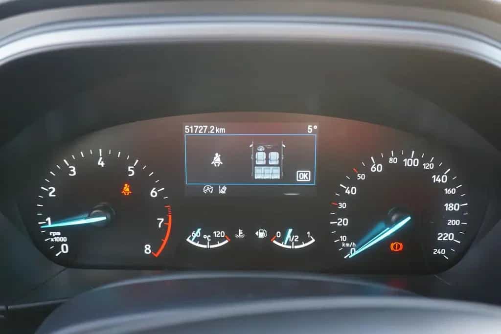 Ford Focus Turnier Cool & Connect LED Android Apple 05/2022-photo-17