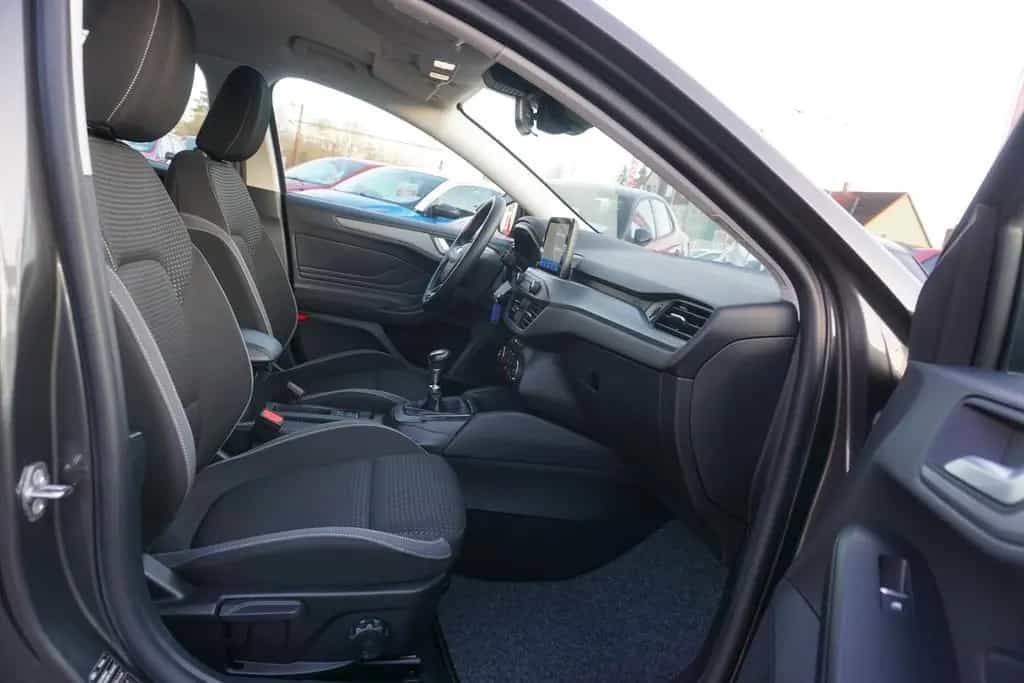 Ford Focus Turnier Cool & Connect LED Android Apple 05/2022-photo-25