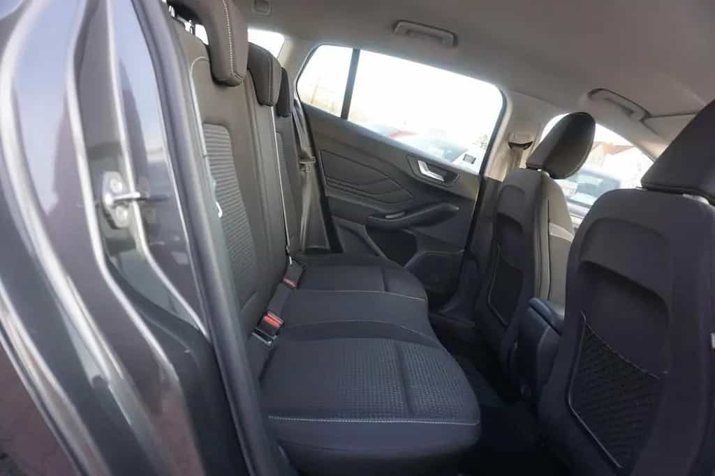 Ford Focus Turnier Cool & Connect LED Android Apple 05/2022-photo-26
