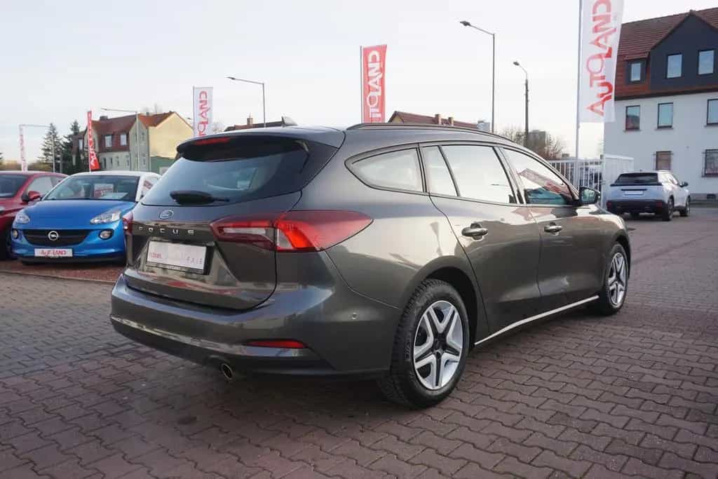 Ford Focus Turnier Cool & Connect LED Android Apple 05/2022-photo-2