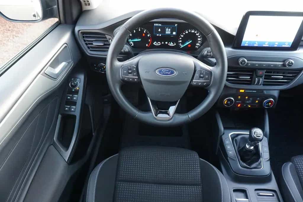 Ford Focus Turnier Cool & Connect LED Android Apple 05/2022-photo-6