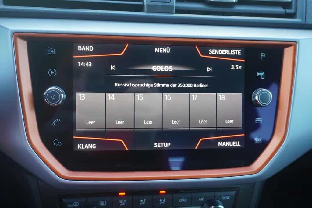 Seat Arona 1.0 TSI LED Keyless Kamera Virtual Cockpit 01/2019-photo-16