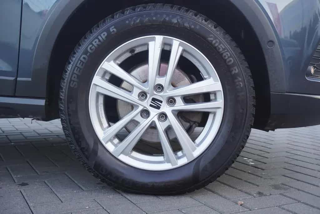 Seat Arona 1.0 TSI LED Keyless Kamera Virtual Cockpit 01/2019-photo-34