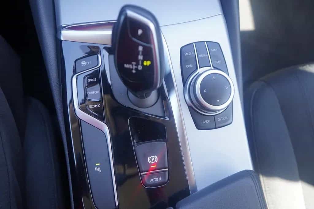 BMW 520 d LED Navi Sitzheizung Head-Up Kamera 01/2019-photo-19
