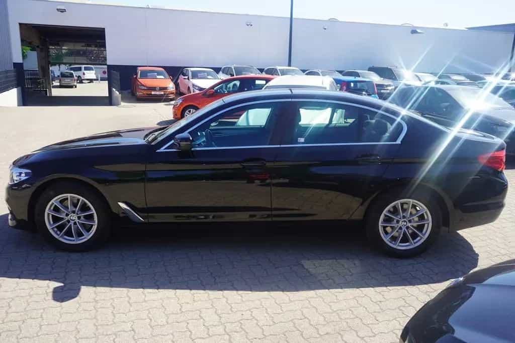 BMW 520 d LED Navi Sitzheizung Head-Up Kamera 01/2019-photo-2