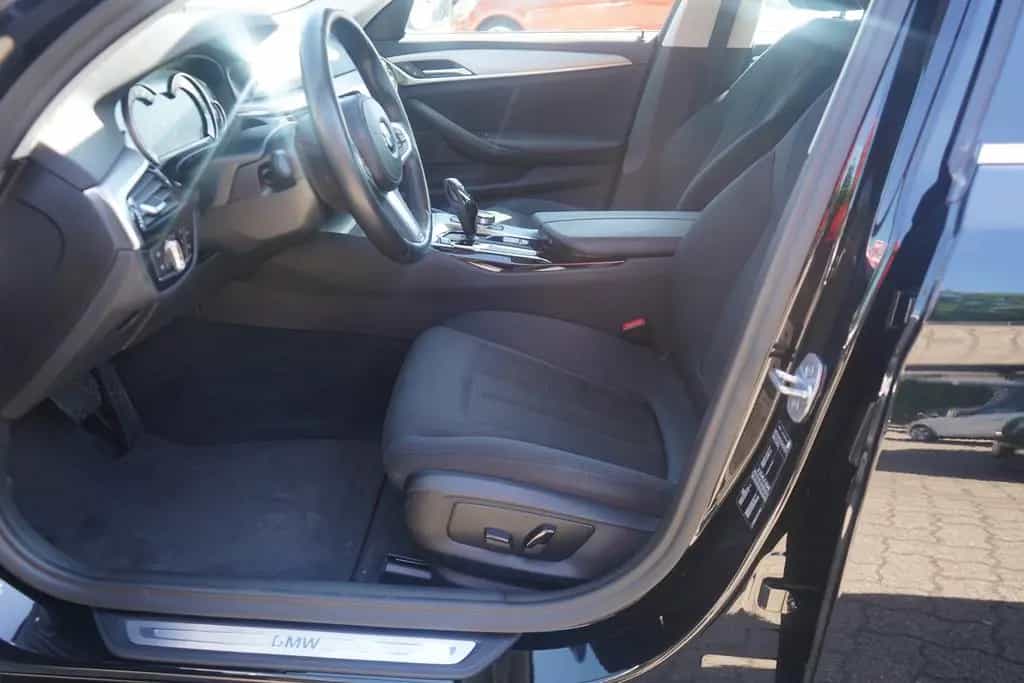 BMW 520 d LED Navi Sitzheizung Head-Up Kamera 01/2019-photo-29
