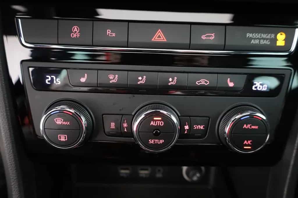 Seat Ateca 2.0 TSI DSG FR 4Drive LED Standheizung ACC 12/2019-photo-11