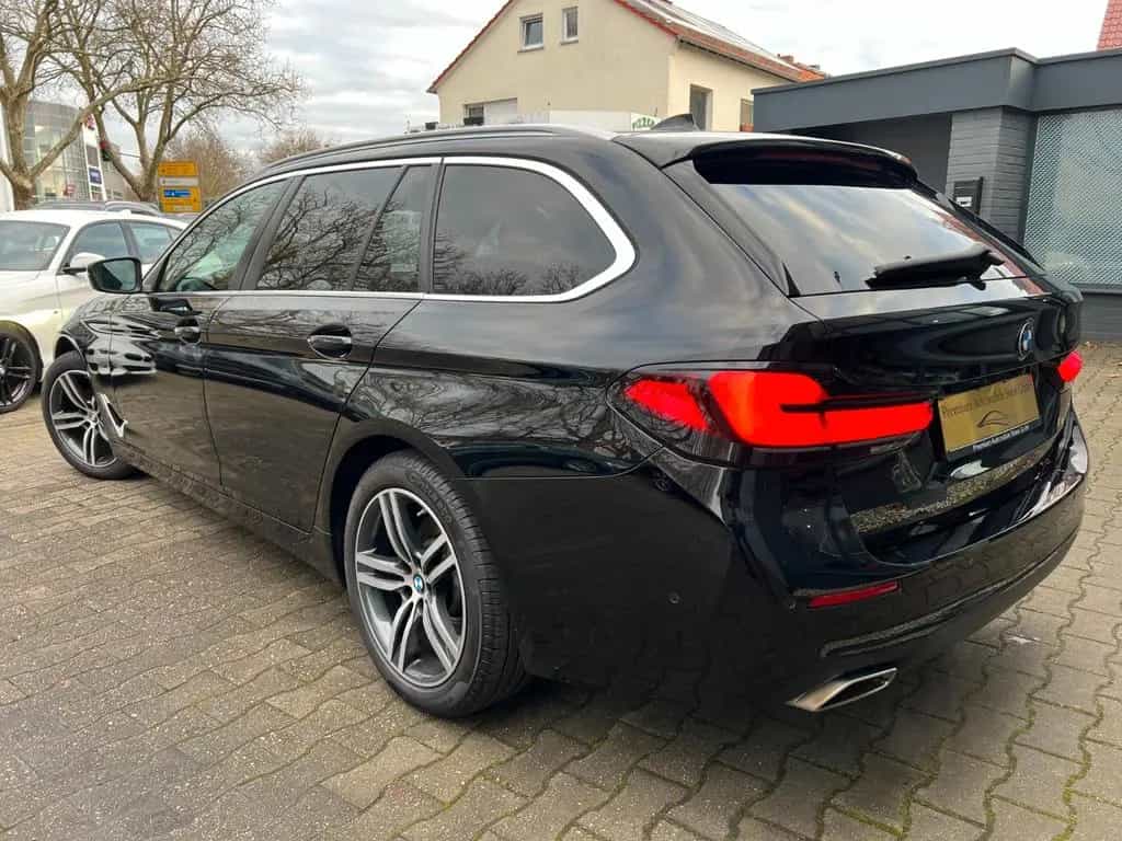 BMW 5 Touring 520d*1.Hand*LIVE*KAMERA*LEDER*HUD* 01/2021-photo-6