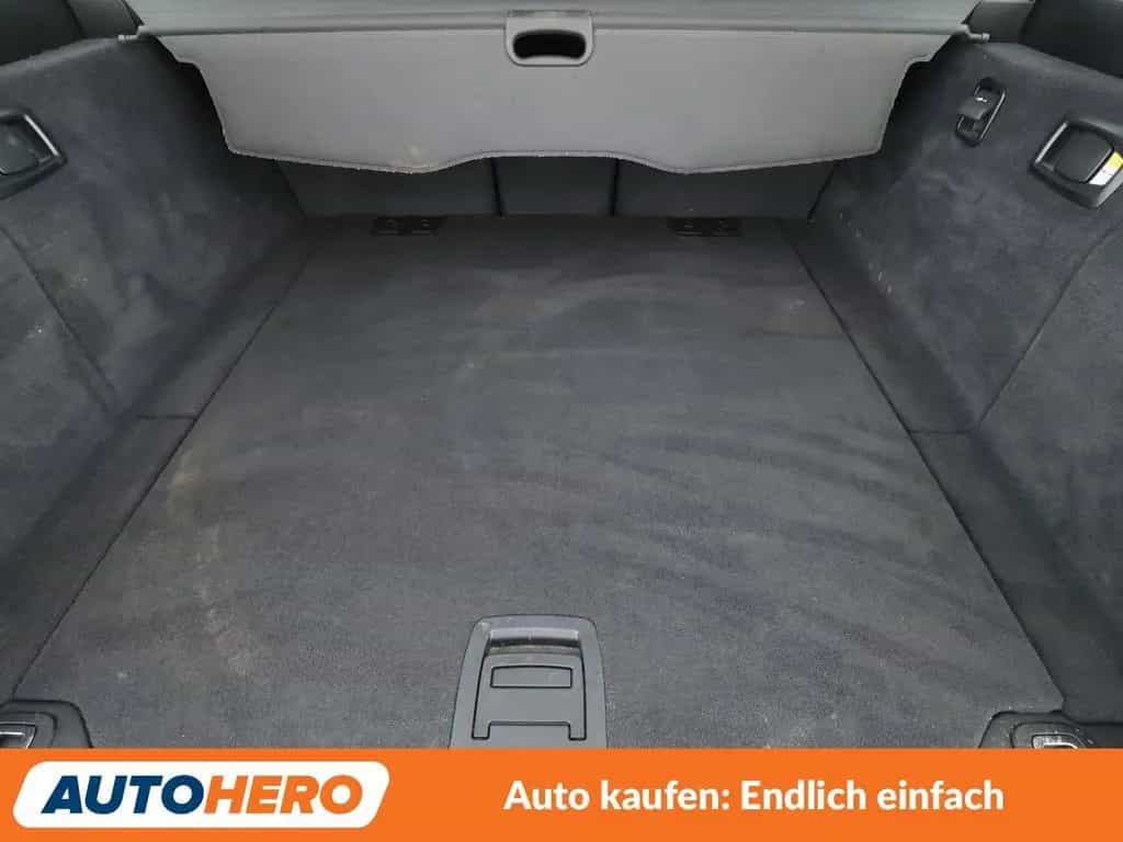 BMW 5 Series 03/2017-photo-17