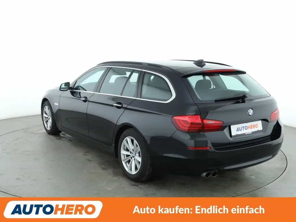 BMW 5 Series 03/2017-photo-3