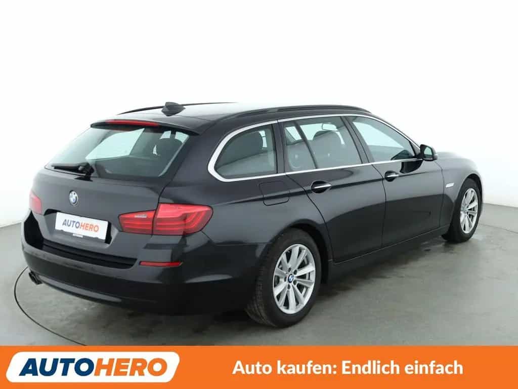 BMW 5 Series 03/2017-photo-5