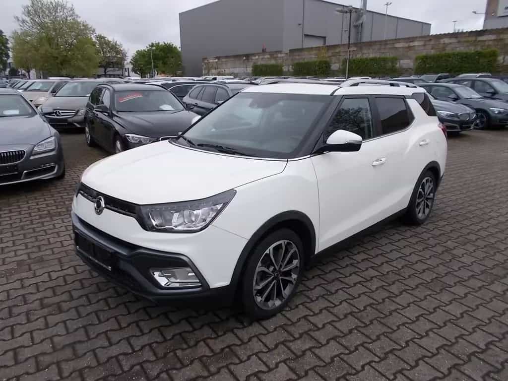 Ssangyong XLV Quartz  4x2,AHK, Navi, Schiebedach, Alu 18" 11/2016-photo-0