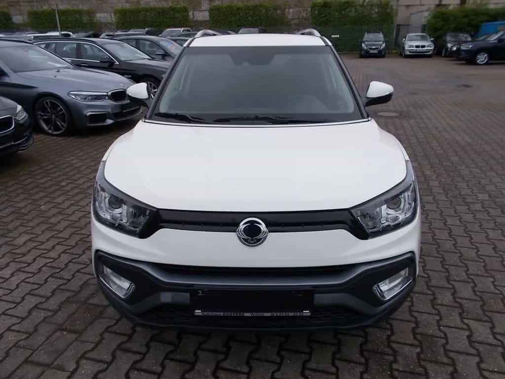 Ssangyong XLV Quartz  4x2,AHK, Navi, Schiebedach, Alu 18" 11/2016-photo-1