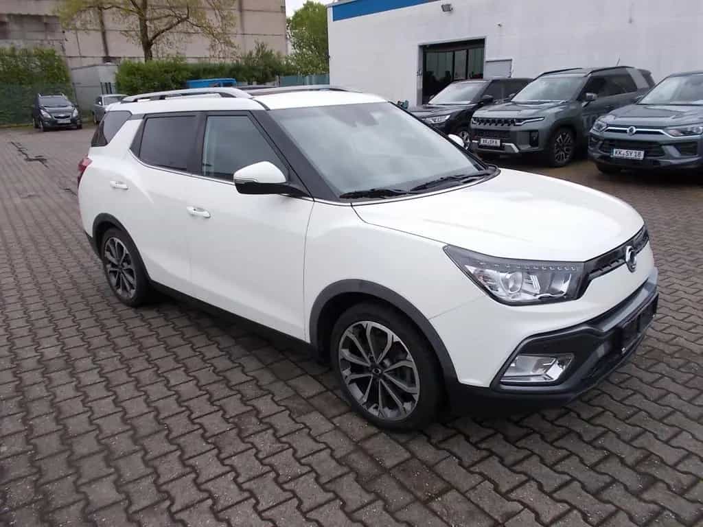 Ssangyong XLV Quartz  4x2,AHK, Navi, Schiebedach, Alu 18" 11/2016-photo-2