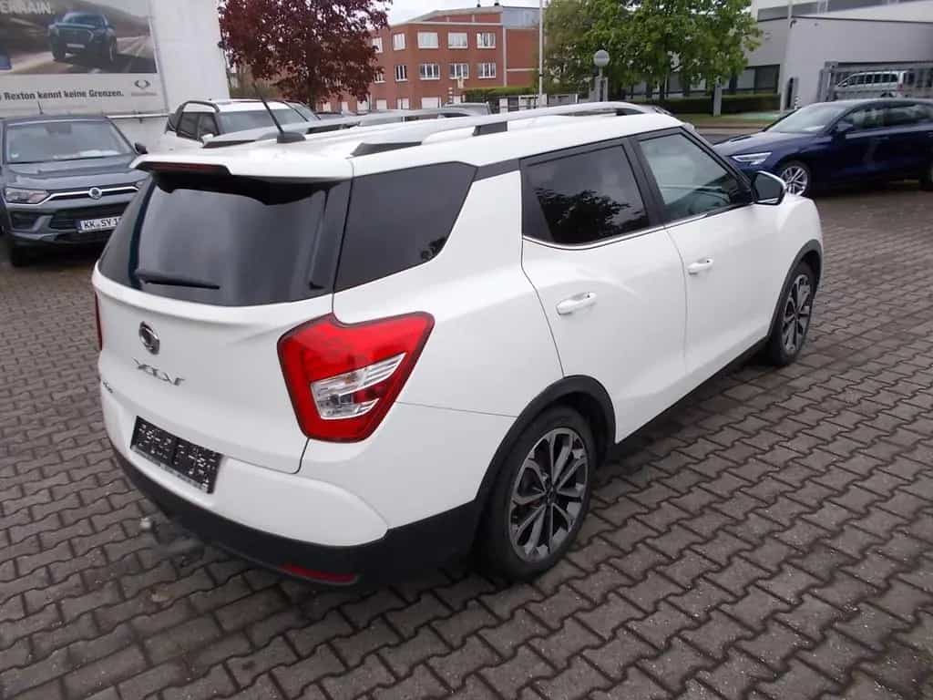 Ssangyong XLV Quartz  4x2,AHK, Navi, Schiebedach, Alu 18" 11/2016-photo-4