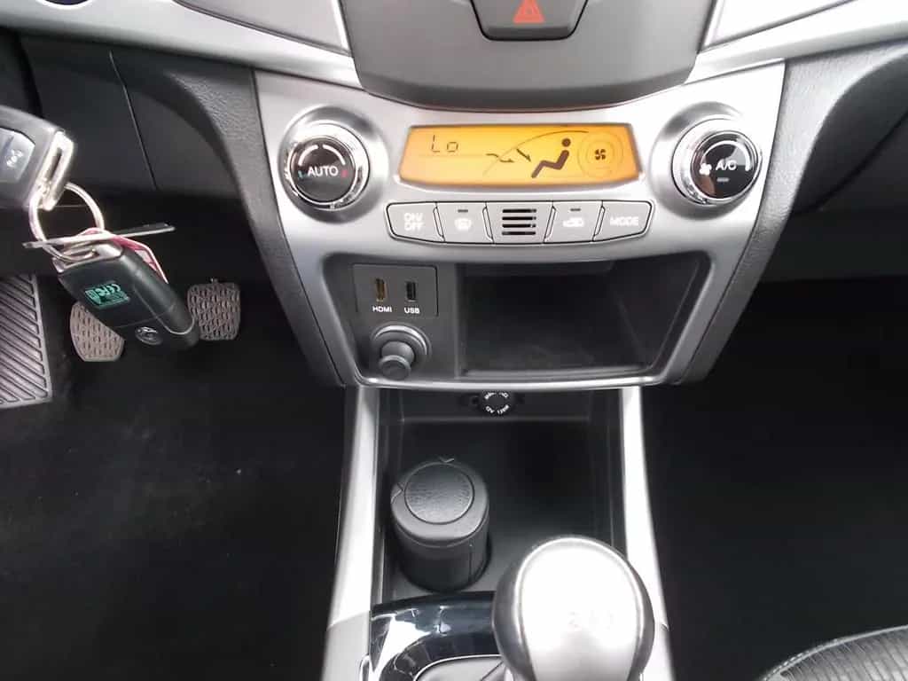 Ssangyong Korando Quartz 4x2, Navi, Kamera Allwetterreifen 12/2017-photo-23
