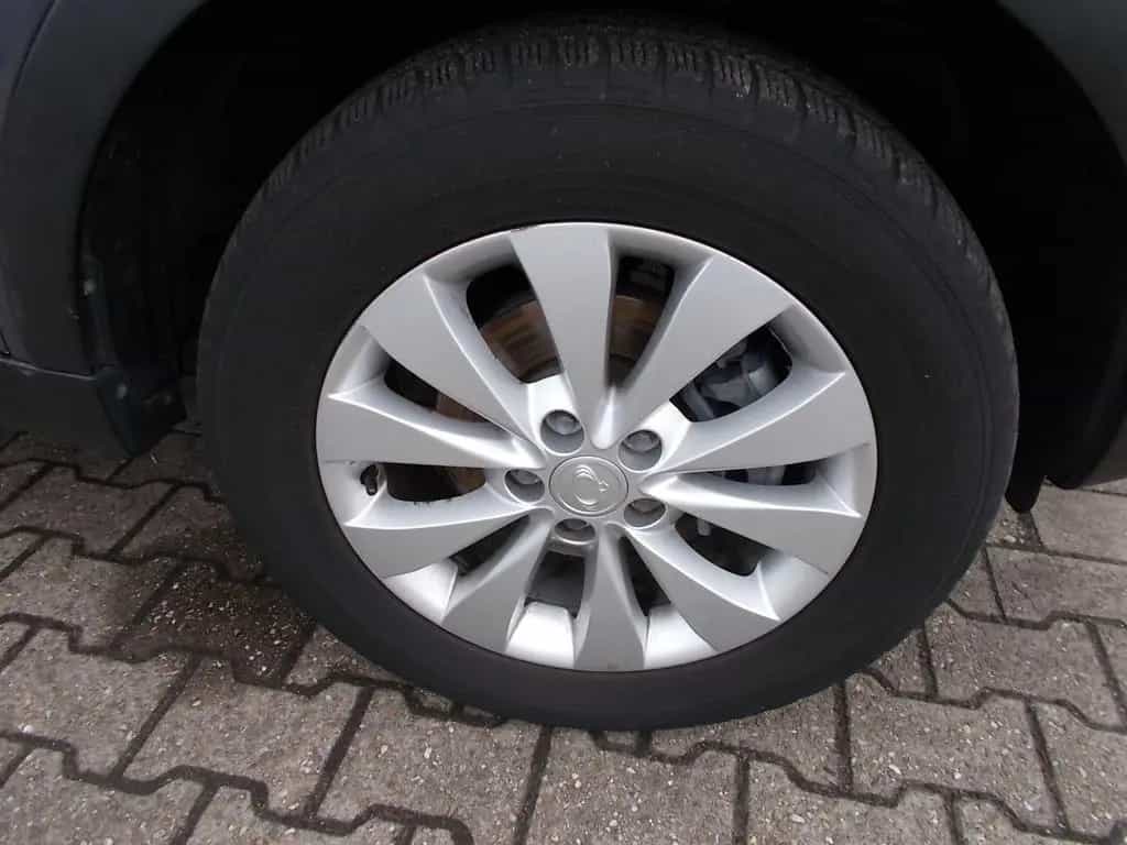 Ssangyong Korando Quartz 4x2, Navi, Kamera Allwetterreifen 12/2017-photo-8