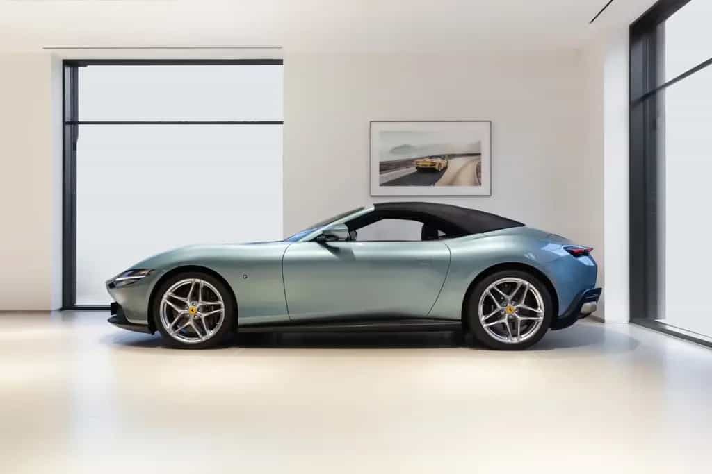 Ferrari Roma Spider 02/2024-photo-1