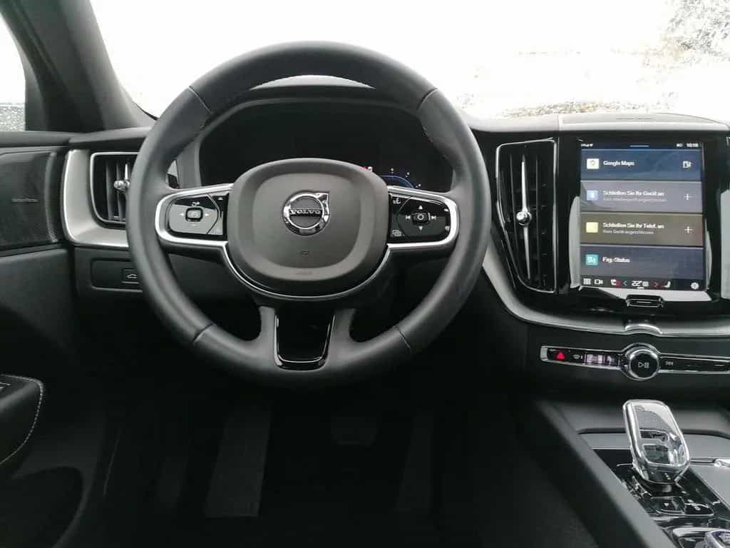 Volvo XC60 B4 AWD Plus Dark ACC BLIS H/K PANO STDHZ 02/2023-photo-11