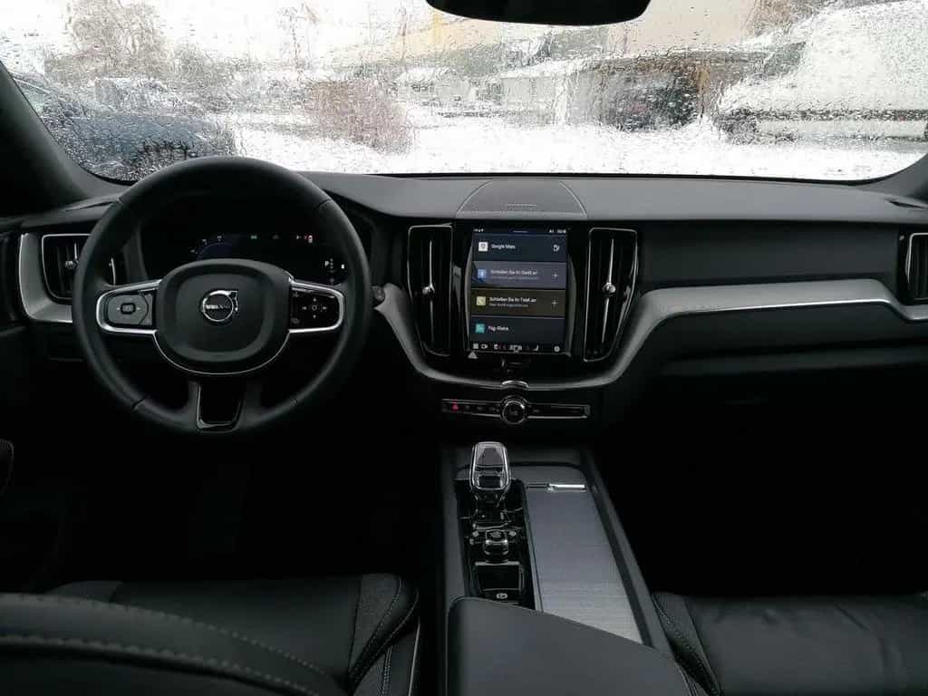 Volvo XC60 B4 AWD Plus Dark ACC BLIS H/K PANO STDHZ 02/2023-photo-15