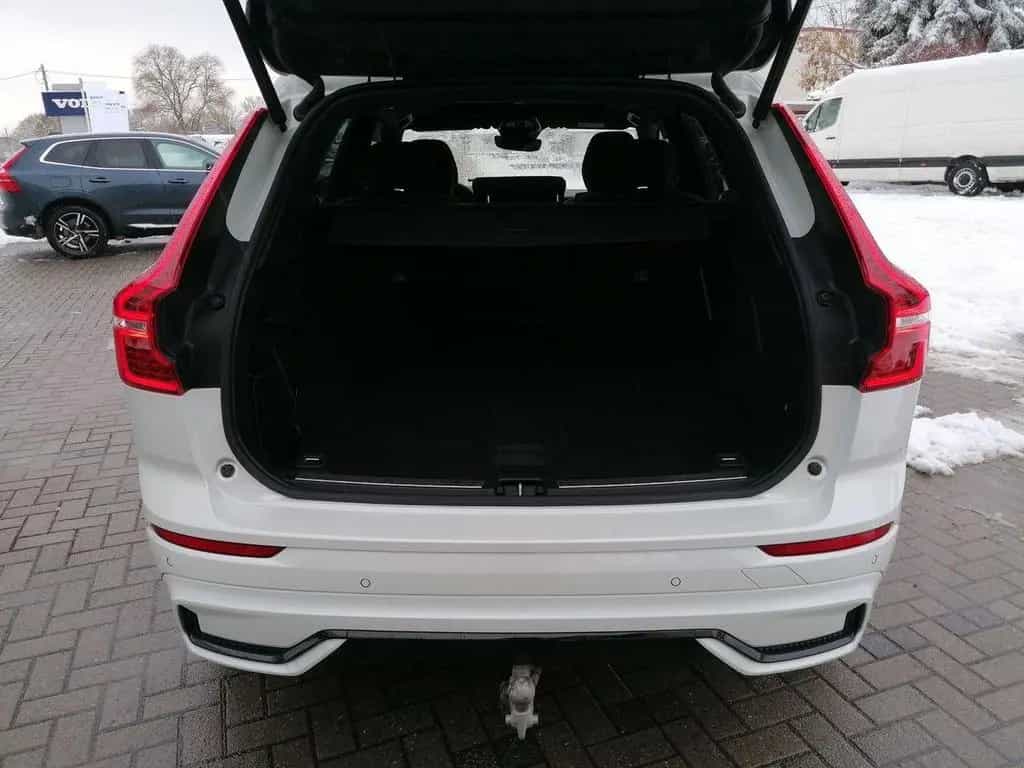 Volvo XC60 B4 AWD Plus Dark ACC BLIS H/K PANO STDHZ 02/2023-photo-16