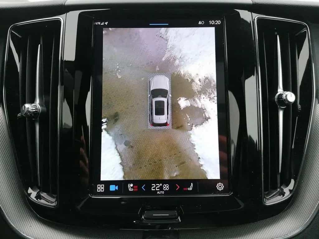 Volvo XC60 B4 AWD Plus Dark ACC BLIS H/K PANO STDHZ 02/2023-photo-17