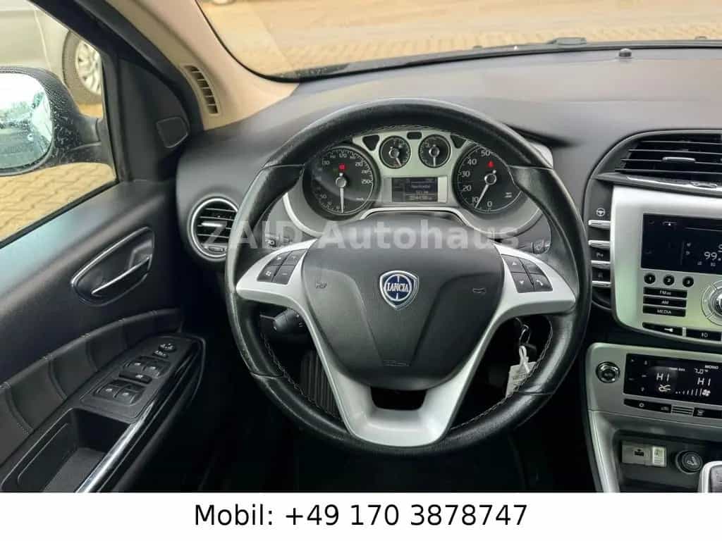 Lancia Delta Edizione*LED*PDC*XE*2HAND*120PS 11/2010-photo-13