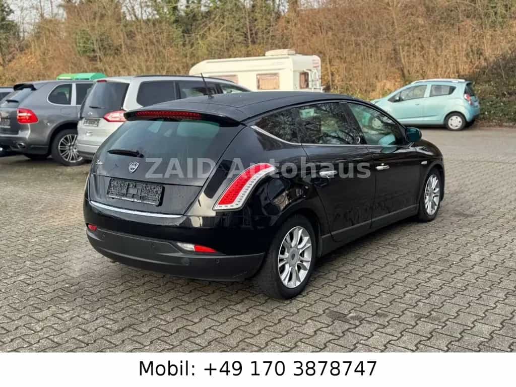 Lancia Delta Edizione*LED*PDC*XE*2HAND*120PS 11/2010-photo-4