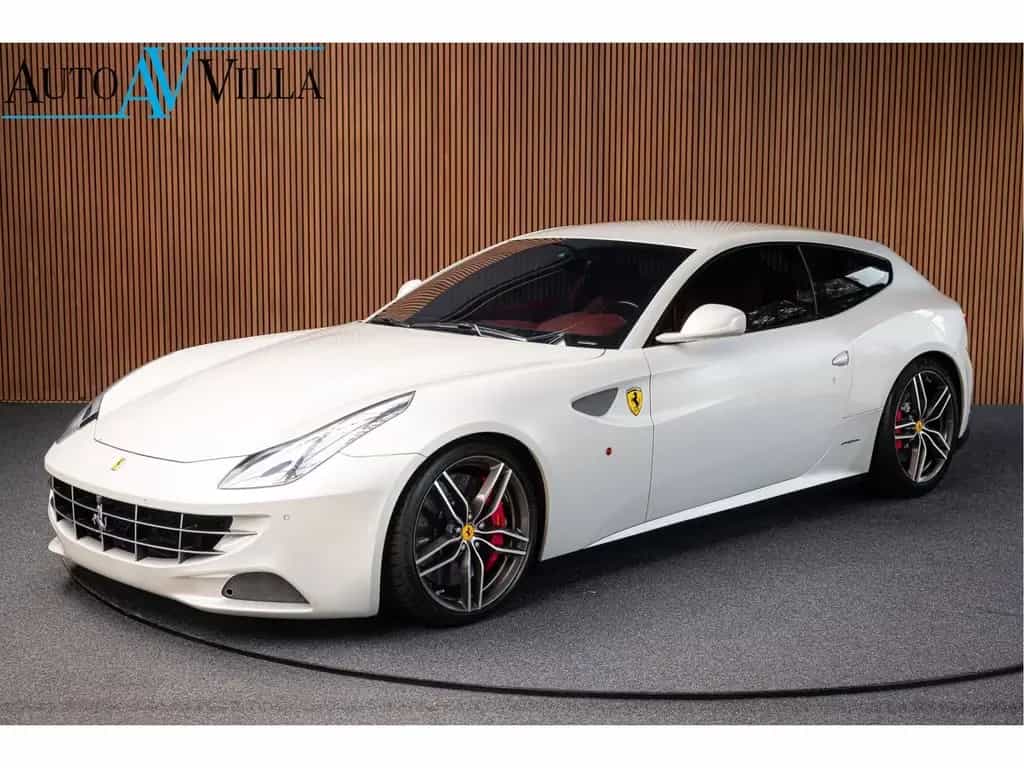 Ferrari FF 6.3 V12 Carbon Camera Lift Passengerdisplay 09/2012-photo-0